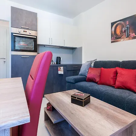 Apartament Nice In With Kitchen Medulin